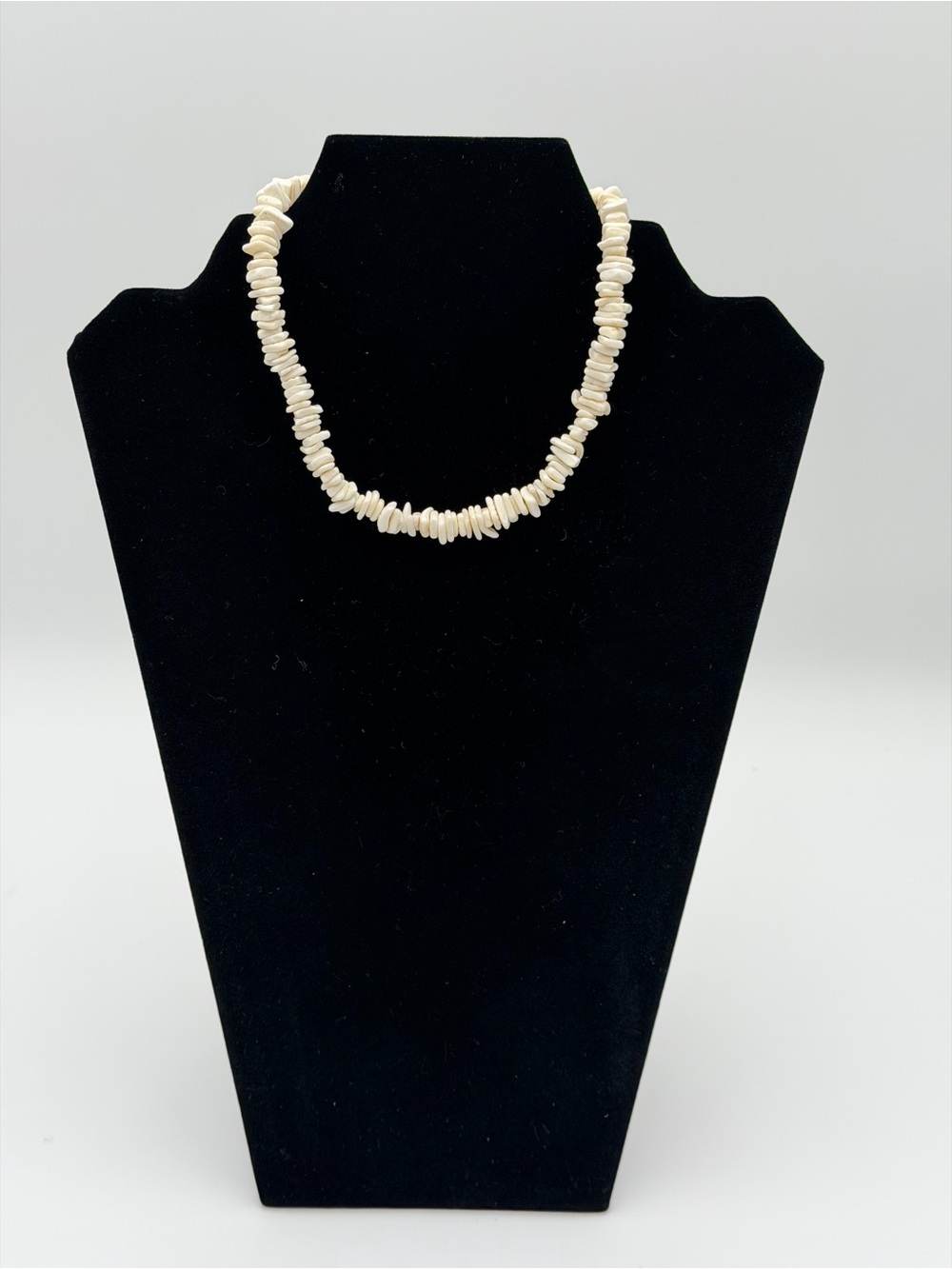 Handmade White Shell Chip Choker Necklace 13”